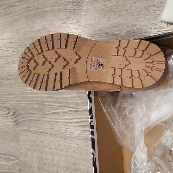 Cute boots! - Picture 2 of 4